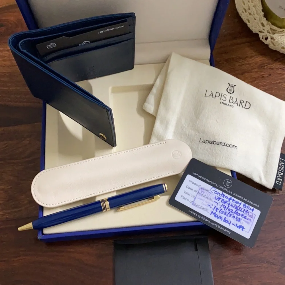 LAPIS BARD
Ball Pen with Myfair Wallet - Picture 1 of 5